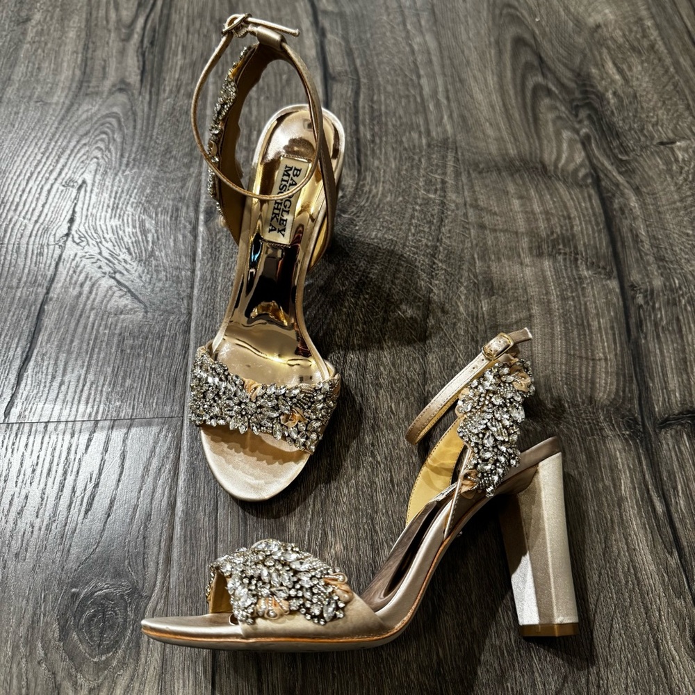 Badgley Mischka Silver cream Embellished Heels Libby Nudsat 6.5 women ankle